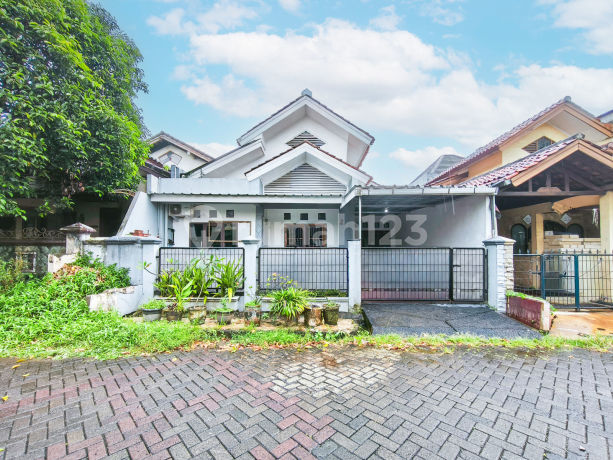 Land Area 135, Access Close to Ciputra Cibubur 1 Mall, 1 Floor, South Facing, J42018