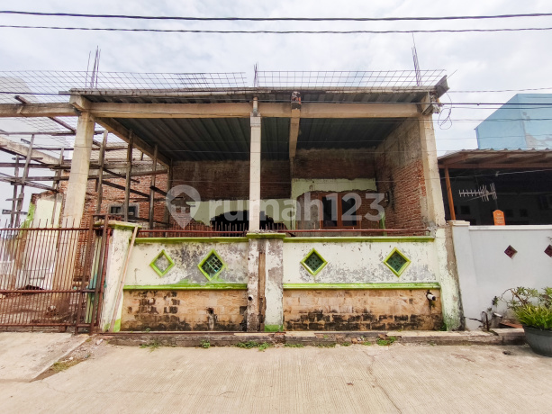 Rumah SHM 8 Menit ke Plaza Taman Harapan Baru Hadap Selatan J-38803