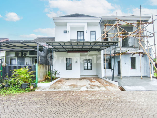 Beautiful 2-Story House Ready to Live In, 15 Minutes to Paradise Walk Mall Serpong, Assisted with Mortgage J-32589
