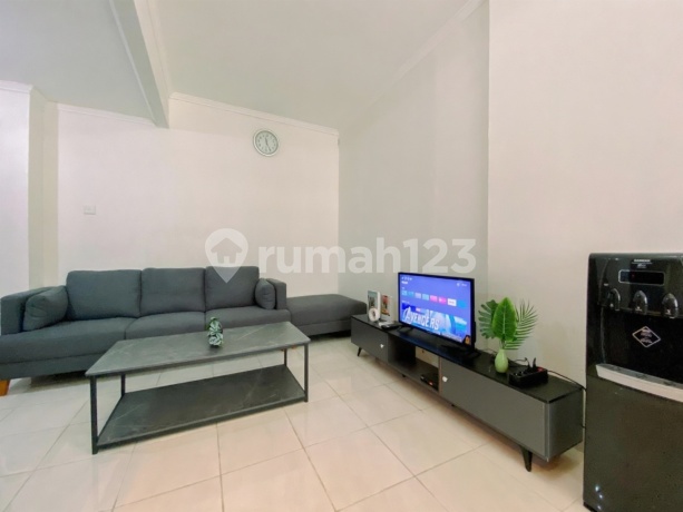Sudirman Park Apartment 2 BR Nice Furnished