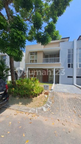 Dijual Rumah View Golf