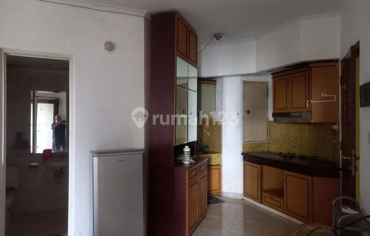 DIJUAL 2br Corner semi furnish Apt Mediterania Garden 1 Jakbar
