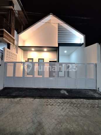 Rumah Full Renovasi Dekat Mall Summarecon di Titian Kencana Bekasi