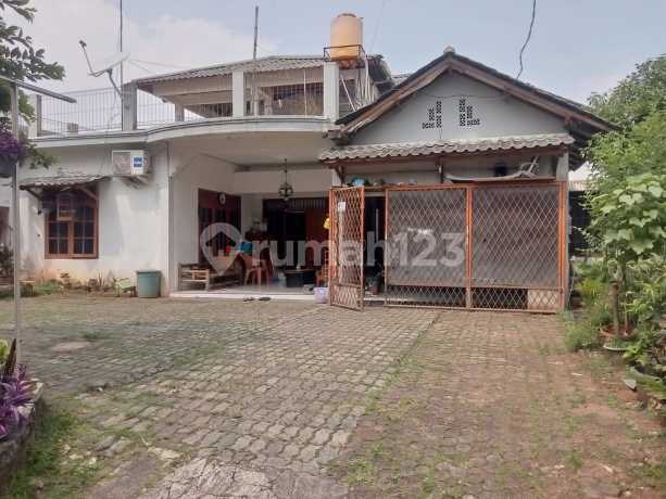 Rumah 2 Lantai Siap Huni Dengan Halaman Yang Luas,  Pelni - Depok