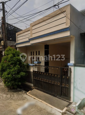 Minimalist Ready-to-Occupy House in Taman Narogong Indah, Bekasi Minimalist Ready-to-Occupy House in Taman Narogong Indah, Bekasi