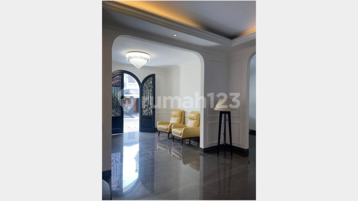 Rumah Cantik, Bagus Siap Huni, Unfurnished, SHM, Mudah Diakses, Dekat Pasar-Malls-Sekolah-Recreation Center, di Central Business District, Sektor 7 Bintaro Jaya. Tangerang Selatan.