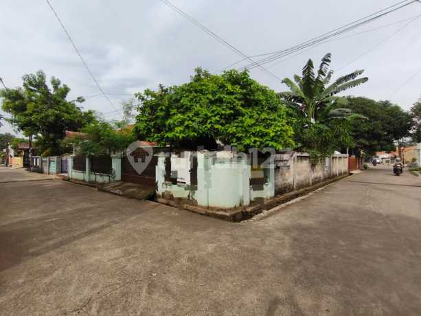 rumah di deplu bintaro,erna