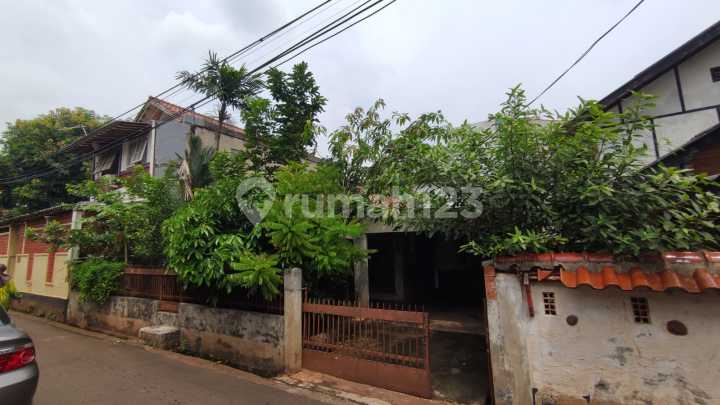 For Sale Large Land House in Tanah Kusir - Near Bintaro | Needs Renovation For Sale Large Land House in Tanah Kusir - Near Bintaro | Needs Renovation