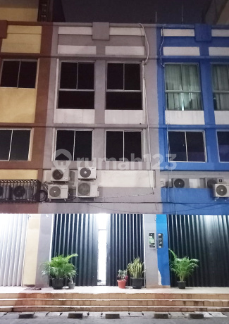 Dijual Ruko Bagus 3 Lantai Komersil Pinggir Jalan Cempaka Mas Dijual Ruko Bagus 3 Lantai Komersil Pinggir Jalan Cempaka Mas