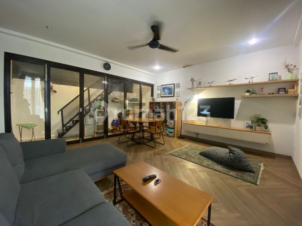 Beautiful strategic house in Adhigriya Emerald Cluster