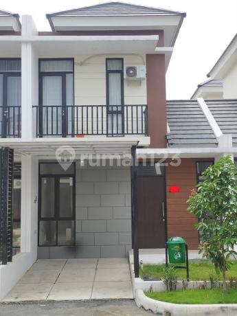 Rumah 2 Lantai Terawat Perumahan Grahayana Karawang 