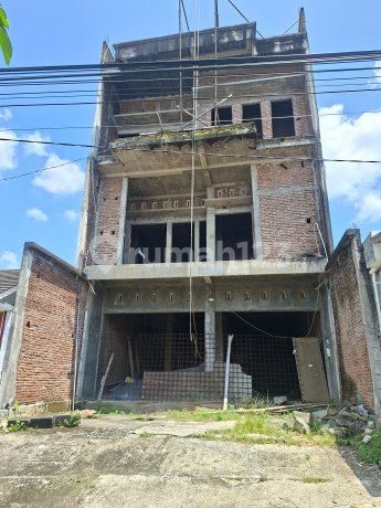 Rumah 3 Lantai Perlu Finsihing di Ngaliyan