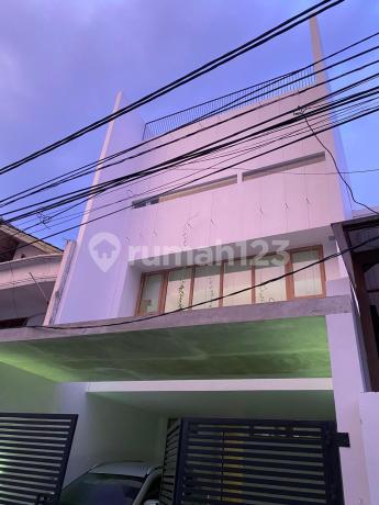 rumah minimalis 3lantai lokasi strategis cibulan