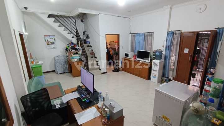 rumah nyaman 2 lantai di kompleks leuwi anyar