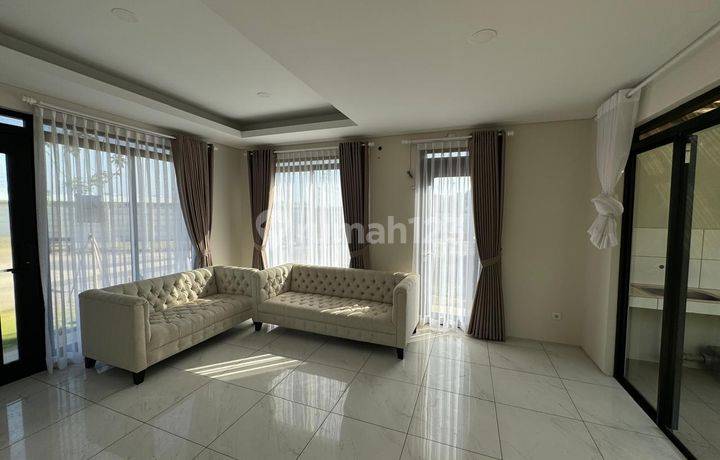 rumah minimalis di kota baru parahyangan 
