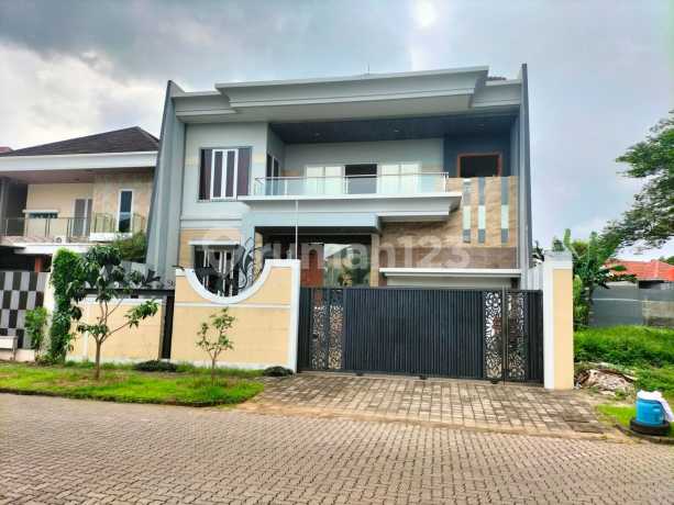 Rumah Mewah di Graha Padma Tambakharjo Semarang Barat