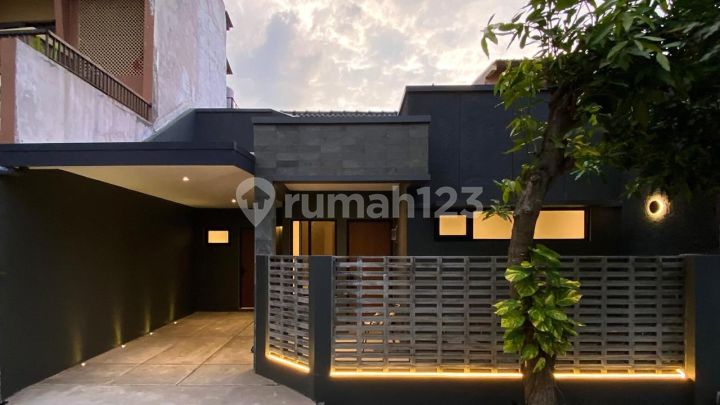 Rumah Cantik di Arya Mukti Barat Pedurungan Lor Semarang