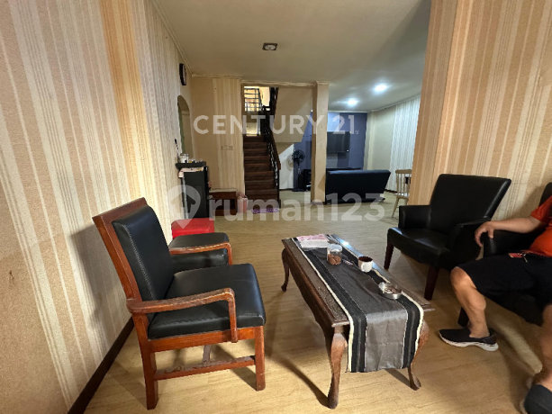 Rumah Cantik di Komplek Riung Bandung, Bandung Timur