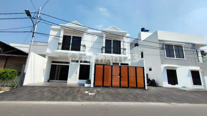 Rumah Mewah Strategis Under 2M Disunter Kirana Jakarta Utara SHM