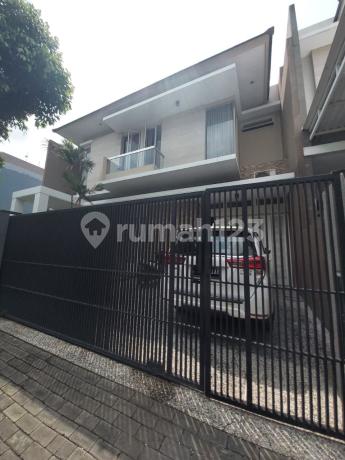 Rumah 2 Lantai Semi Furnished di Citraland East Emerald Mansion Rumah 2 Lantai Semi Furnished di Citraland East Emerald Mansion