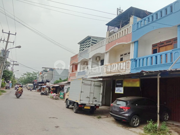 Ruko 3 Lantai Pintu Masuk Perumahan Bumi Agung Permai 1