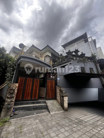 Jual Murah Rumah Luas 2 lantai di A. Yani Jual Murah Rumah Luas 2 lantai di A. Yani