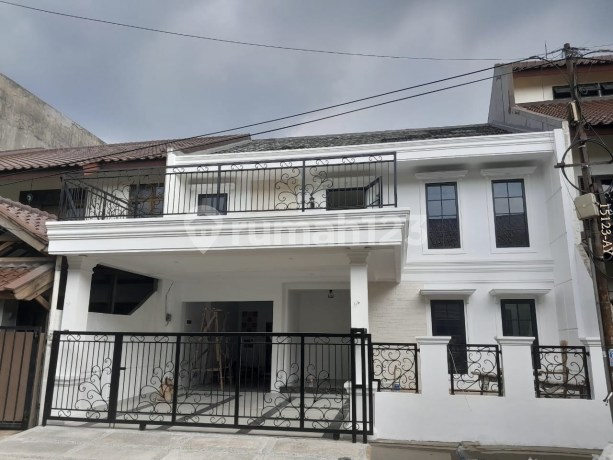 Dijual Rumah Bagus 2 Lantai Siap Huni Strategis di Rempoa Tangsel