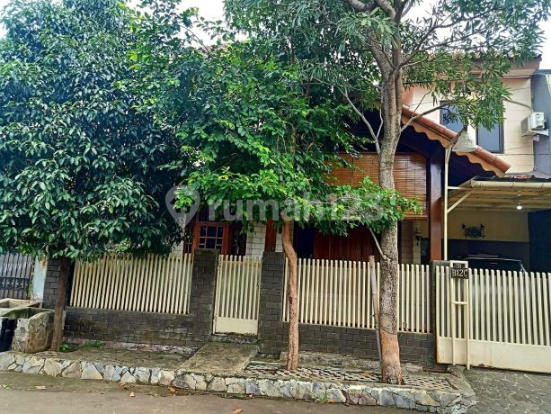 Rumah 2 Lantai Siap Huni Dalam Perumahan Di Limo Cinere.
Rumah 2 Lantai Siap Huni Dalam Perumahan Di Limo Cinere.