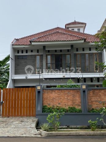 Rumah Asri & Nyaman Semi Furnished Di Perumahan Wisma Cakra Dekat Dengan Akses Tol Krukut Cinere.
