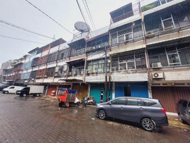 Ruko Siap Pakai Di Robinson, Bandengan Selatan
