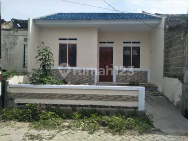 Di Jual Rumah Di Hoek Taman Adiyasa Tangerang