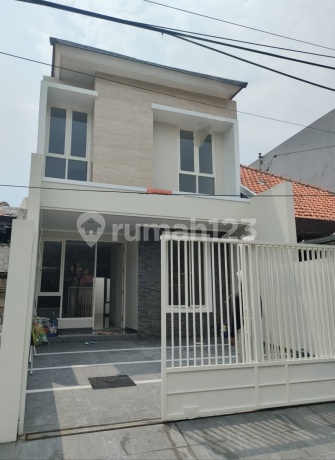 Manyar. New House. Dekat Dengan Sekolah2 Favorit. Dekat Raya Manyar Kertoarjo Pusat Bisnis Dan Kuliner Rumah