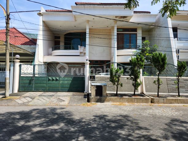 Rumah Besar Sutorejo Di Jalan Raya, Row Jalan 15 Meter. Shm. Lt ±450 Dekat Mall & Kampus