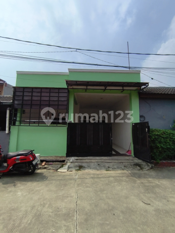 Neat and Ready-to-Occupy House in Taman Wisma Asri 2 Near Summarecon Bekasi