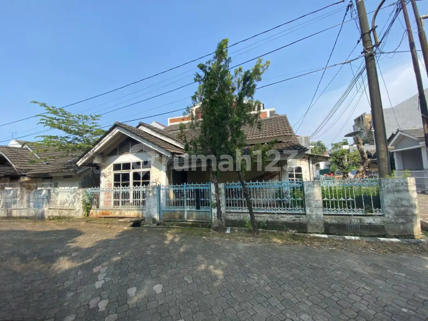 Jual Rumah Tua Hitung Tanah di Bumi Satria Kencana belakang Graha Persada Kalimalang Bekasi Jual Rumah Tua Hitung Tanah di Bumi Satria Kencana belakang Graha Persada Kalimalang Bekasi