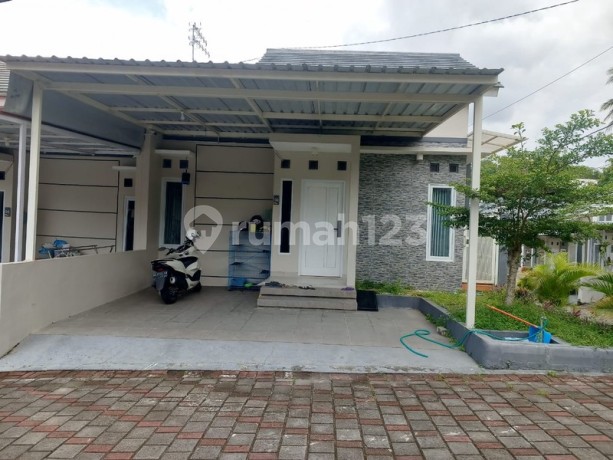 Rumah Cantik Minimalis Dalam Perum di Villa Argomulyo Sedayu Bantul Rumah Cantik Minimalis Dalam Perum di Villa Argomulyo Sedayu Bantul