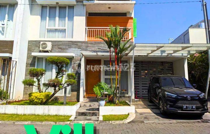 Rumah Jogja 2 Lantai Perum Villa Bahagia Sejahtera Semi Furnished