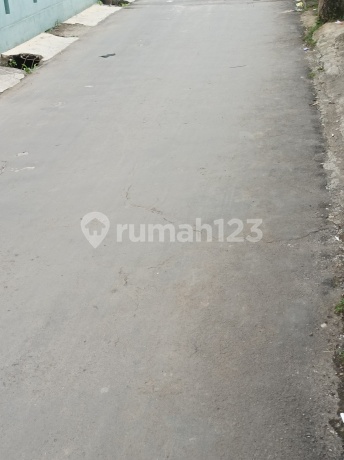 Rumah Jalan Satu Mobil Dua Arah di Cigadung Kota Bandung 3 Km ke Kampus