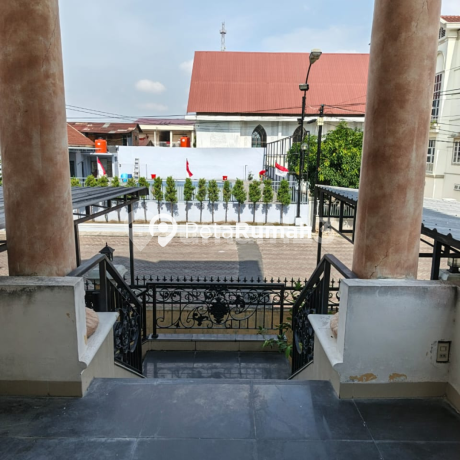 DIJUAL VILLA JALAN GAPERTA KOMPLEK PIAZZA RESIDENCE 