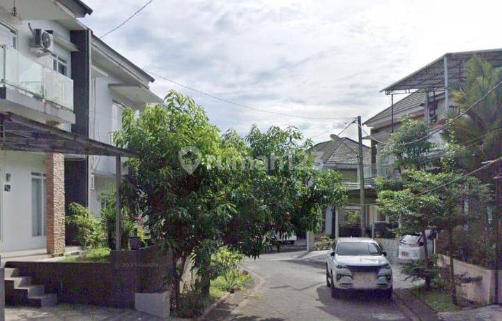 Rumah Kompleks Perumahan Tamansari Metropolitan