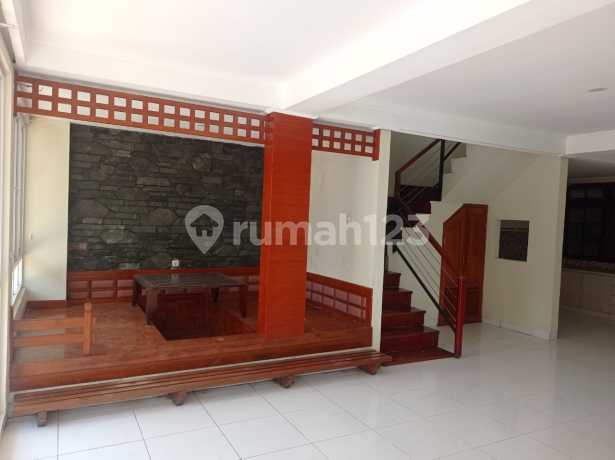 Rumah, 2 Lantai Asri Budisari Bandung