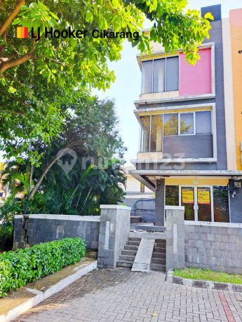 For Sale and For Rent Strategic Shop House in Simprug Garden Jababeka