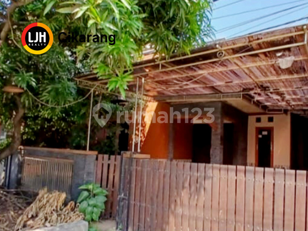 Dijual Rumah dengan 6 Kamar Tidur di Perum Jomin Estate Karawang