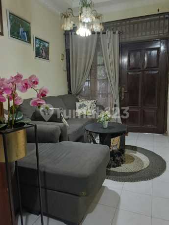 Rumah Dalam Perumahan Pasadena Manyaran