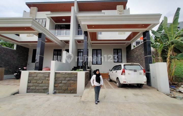 Rumah Mewah View Indah Pasadena Dekat Tol Manyaran