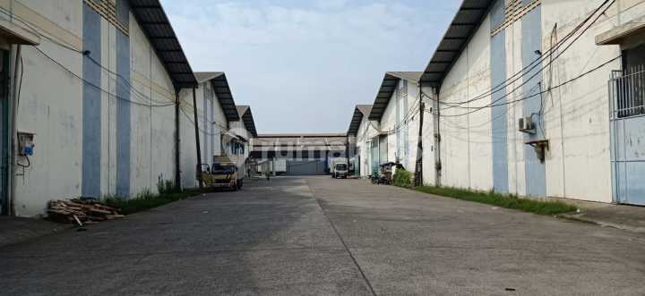 Cheap Fast Sale Warehouse in Central Kosambi