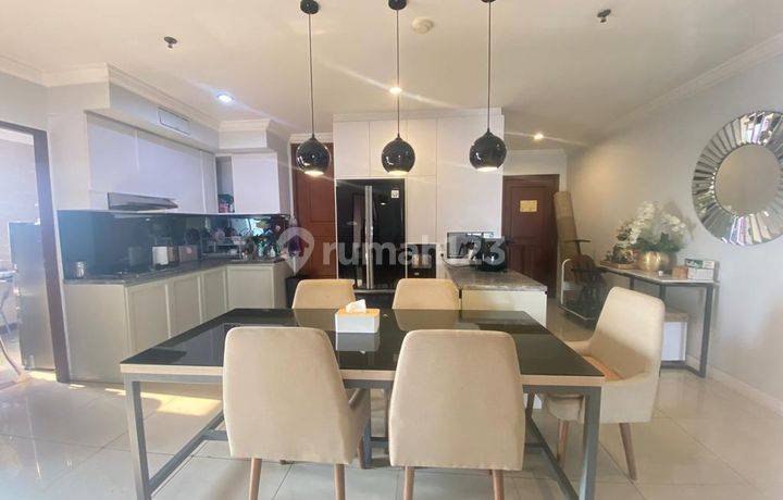 Luxury Unit Apartement The Majesty Apartment Furnished Strategis