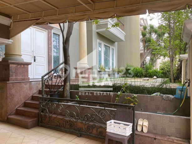 Rumah Mewah, lokasi strategis . tidak banjir Rumah Mewah, lokasi strategis . tidak banjir