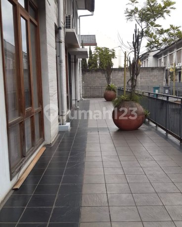 Rumah Bagus 3 Lantai Di Istana Regency Pasteur