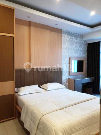Apartemen Lariz Lt. 5, View Pool And City 2 BR Full Furnished Ciamik